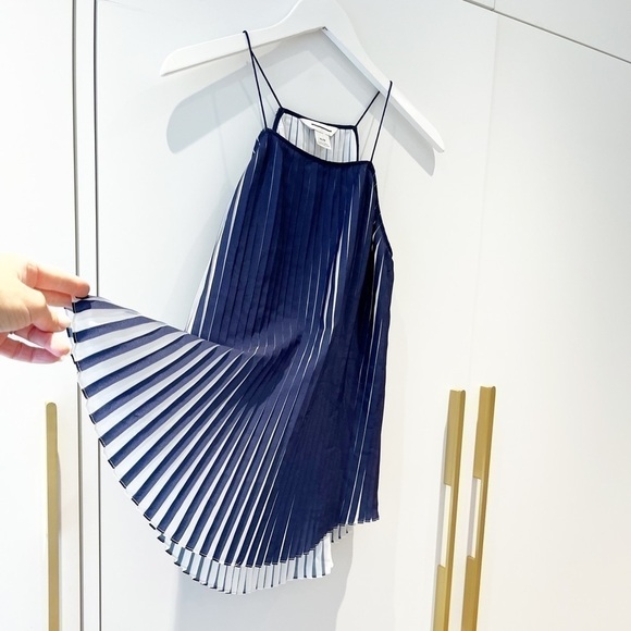 BNWOT Club Monaco pleated tank - Picture 8 of 11